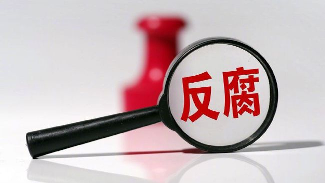 杨华安和杨华明轮番拉车，老杨头，谭氏跟着。